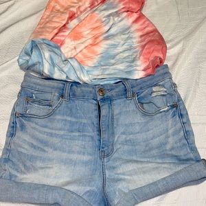 Only wore a couple times, too big on me